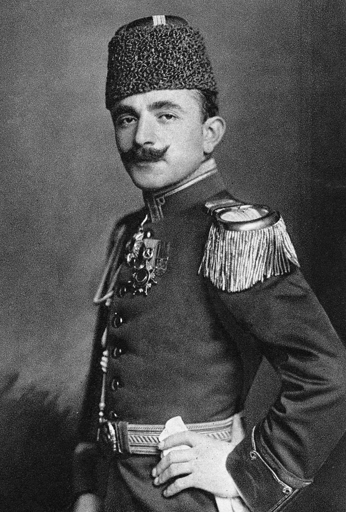 İsmail Enver Paşa 1911 Yılları Harbiye Kıyafetiyle